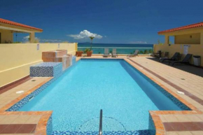 Beachside famous resort, pool, night life,full AC
